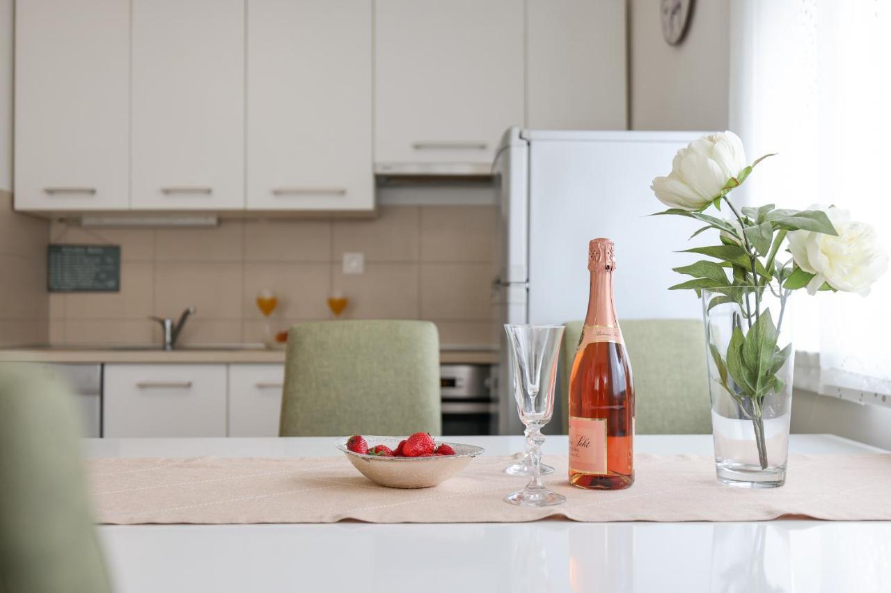 Cozy Niko Apartment - Private Parking And Balcony ซาดาร์ ภายนอก รูปภาพ